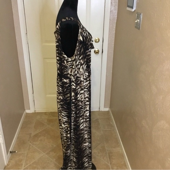Susan Lawrence Black and Cream Patterned Maxi Dress - Picture 2 of 3